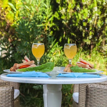 Bed & Breakfast Sofi 3*