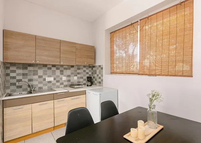 לינה וארוחת בוקר Sofi